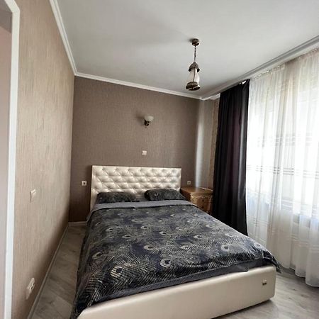 Видовая 1 Ком На Осокорках Kiev Exterior foto